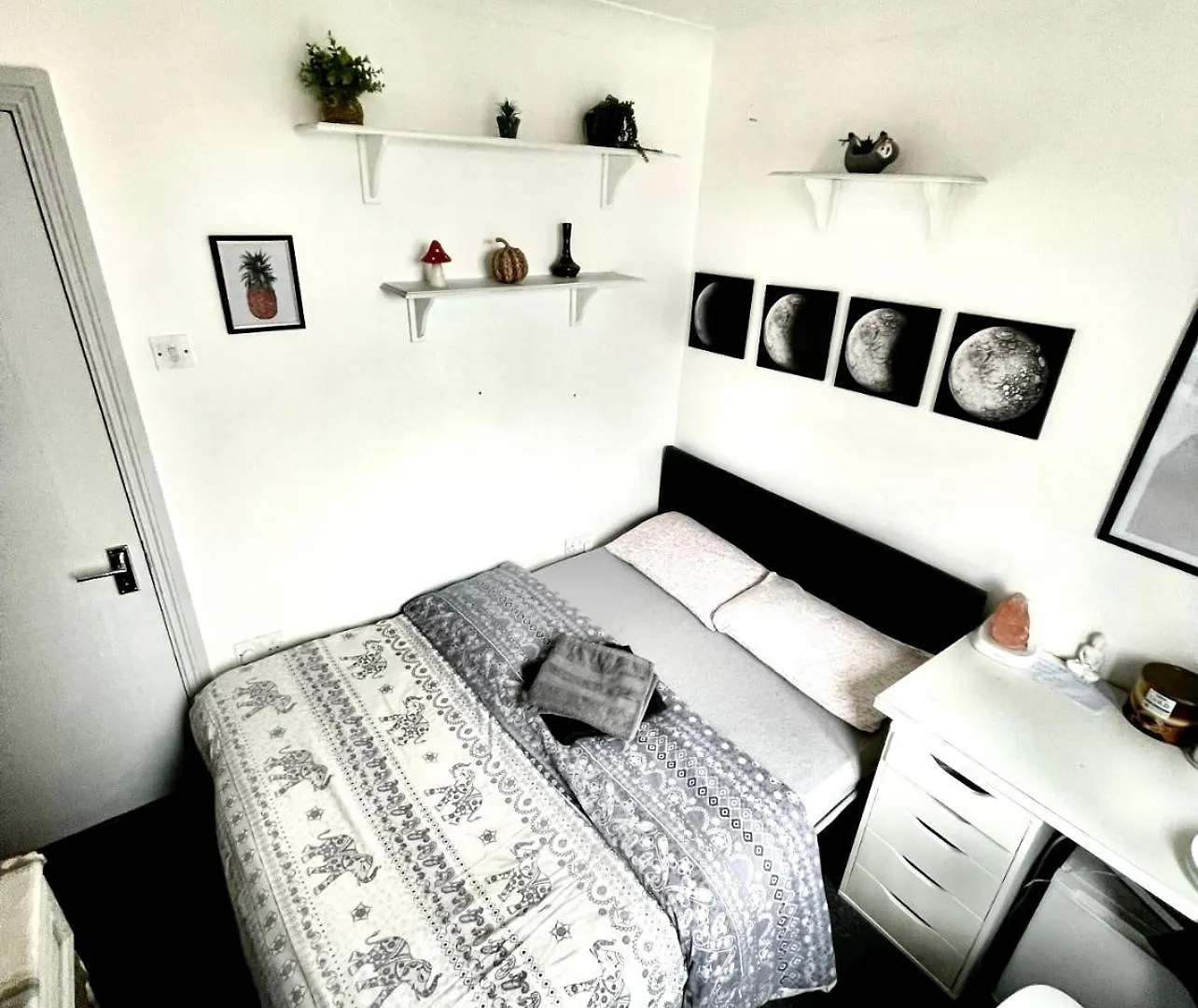 Double Room In A Cozy Shared Apartment, Custom House Harbour Apartments Dublin 0*,  Ireland